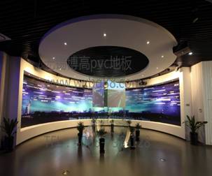 騰方為您解析發泡底地膠與密實底地膠的區別