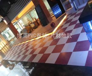 不一樣的地膠設計，不一樣的保齡球運動館