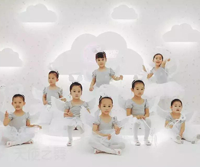 人傻錢多系列？為什么有些人要在木地板上鋪設塑膠地板？
