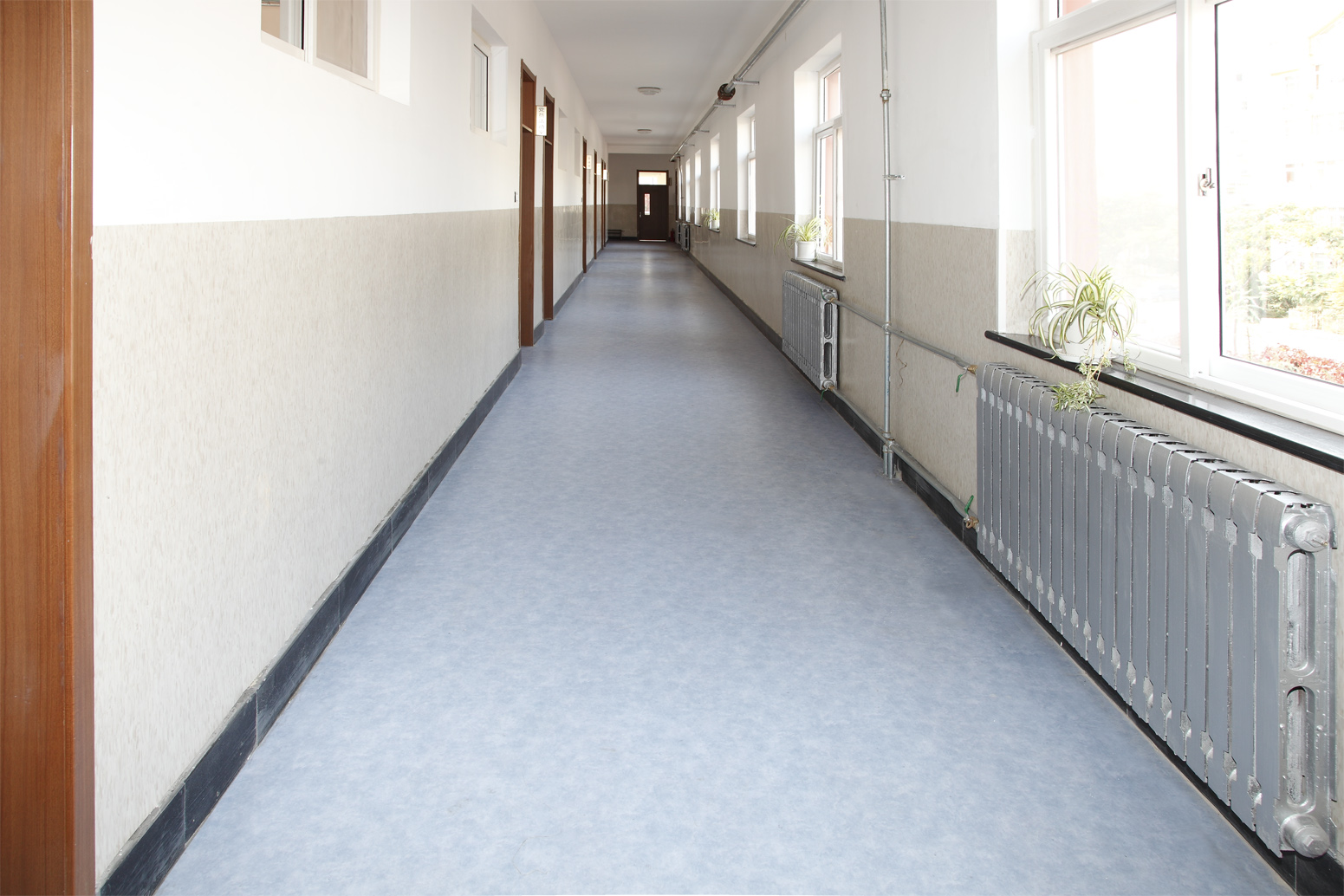 工廠地膠板清潔保養的目的【騰方PVC地板】