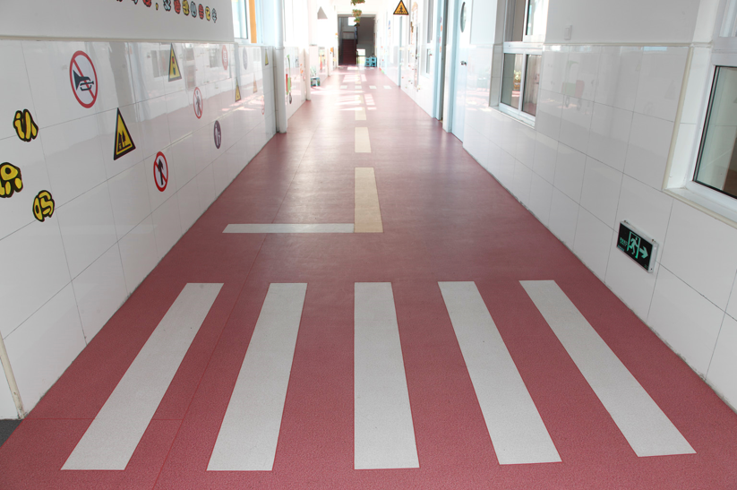 幼兒園專(zhuān)用塑膠地板健康嗎？【騰方PVC地板】