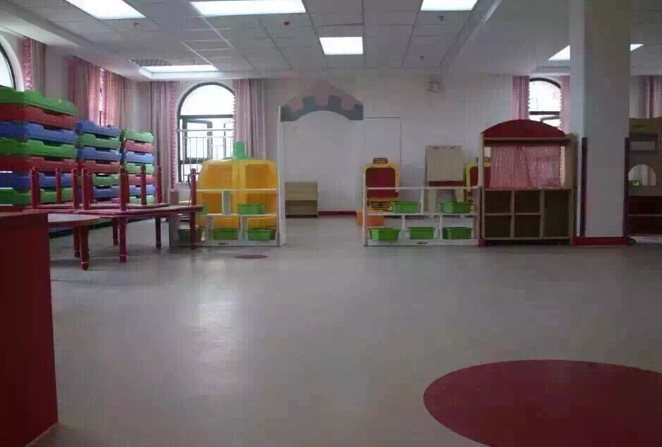 幼兒園地膠墊價格有什么優勢？【騰方PVC地板】